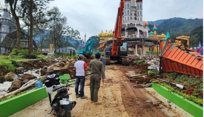 Beberapa Wahana di Puncak Bogor terus Dilakukan Pembongkaran