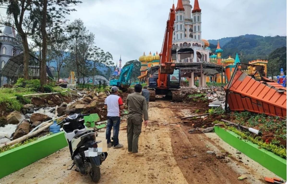 Beberapa Wahana di Puncak Bogor terus Dilakukan Pembongkaran