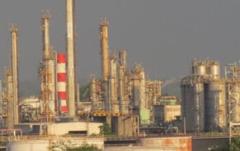Harga Minyak Mentah Dunia Mengalami Penurunan