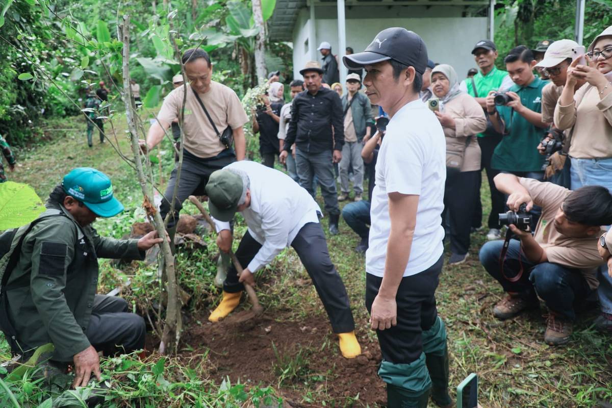 Kabupaten Purwakarta  Menjaga Ketersediaan Air Bersih