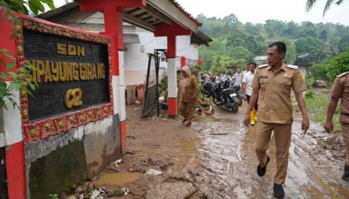 Jaro Ade Tinjau Lokasi Bencana di Bojongkulur & Cipayung Girang