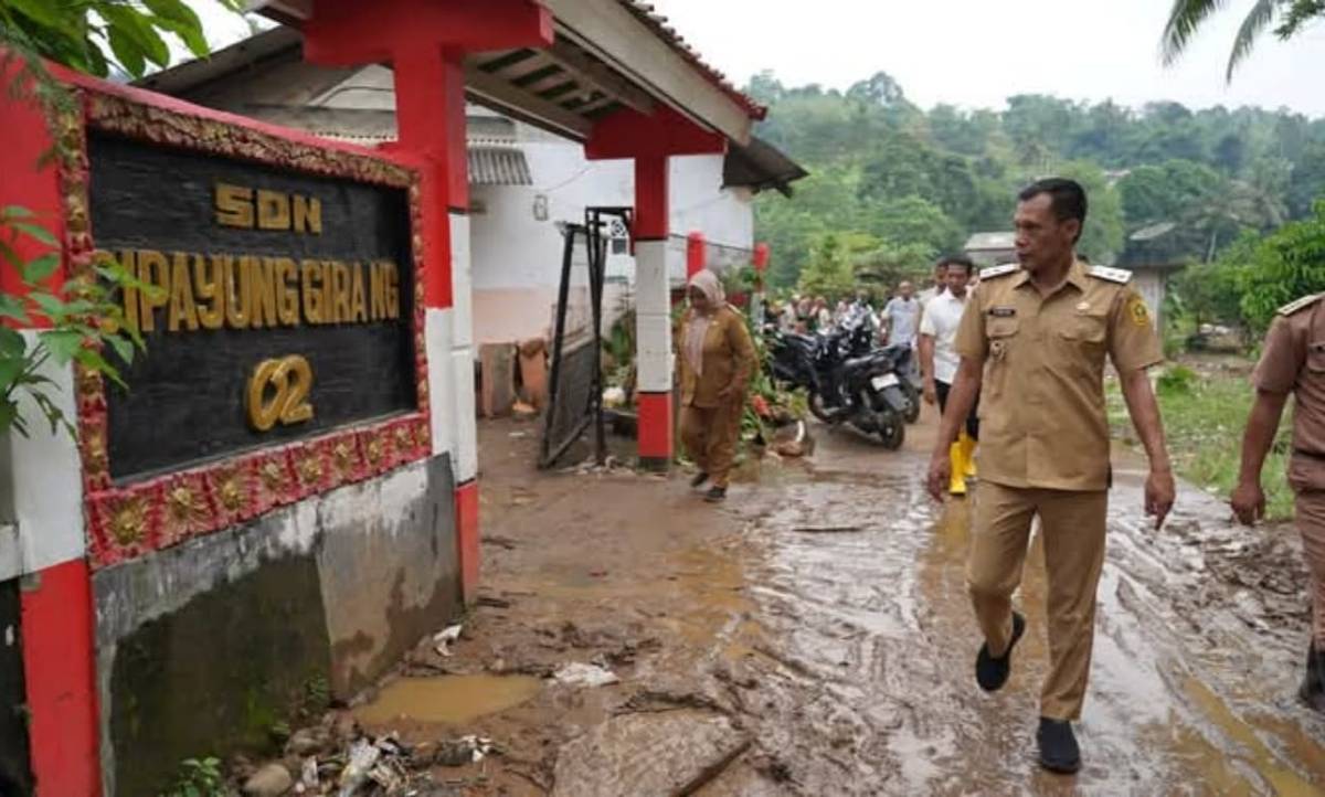 Jaro Ade Tinjau Lokasi Bencana di Bojongkulur & Cipayung Girang