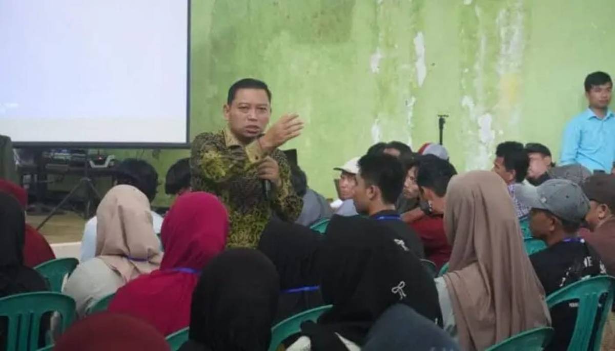 Ratusan Warga Cikembar Sukabumi Hadiri Sosialisasi MBG Anggota Komisi IX DPR RI & BGN