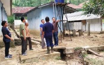 SMPN 2 Warungkiara Sukabumi Terendam Banjir, Zetta: Usulkan Pembangunan Saluran Air