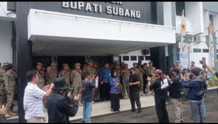 Jurnalis Subang Gelar Unjuk Rasa Tuntut APH Tangani Kekerasan Terhadap Wartawan
