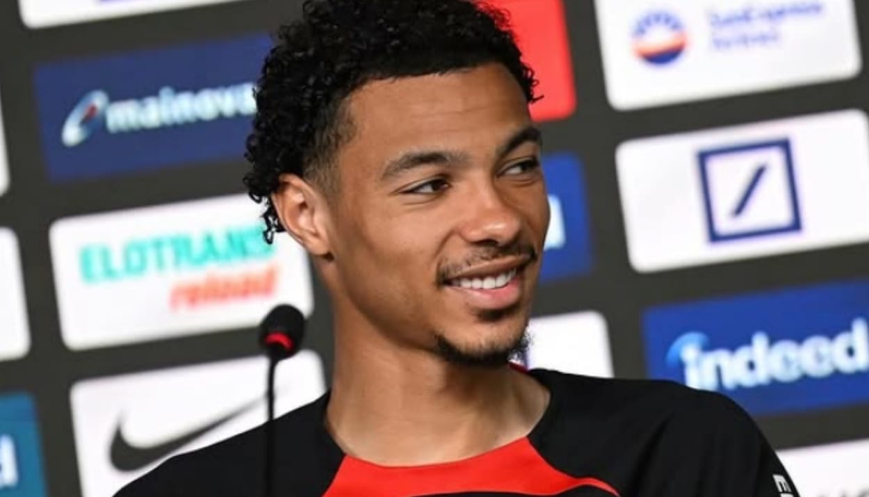 Manchester United Siap Merebut Striker Eintracht Frankfurt, Hugo Ekitike