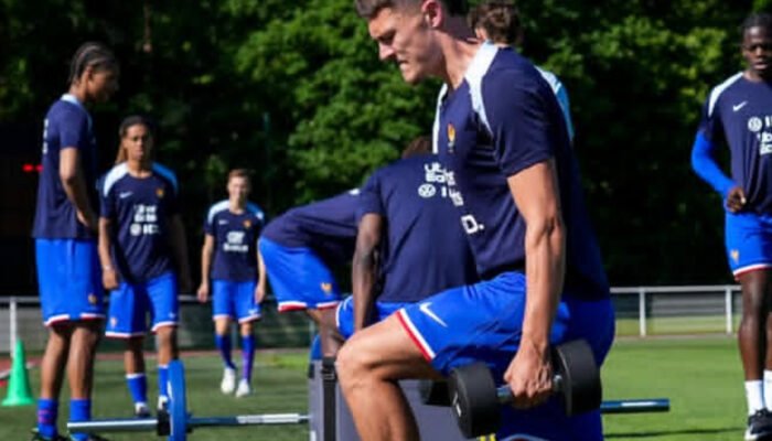 Bournemouth Nyalakan Pencarian Quentin Merlin