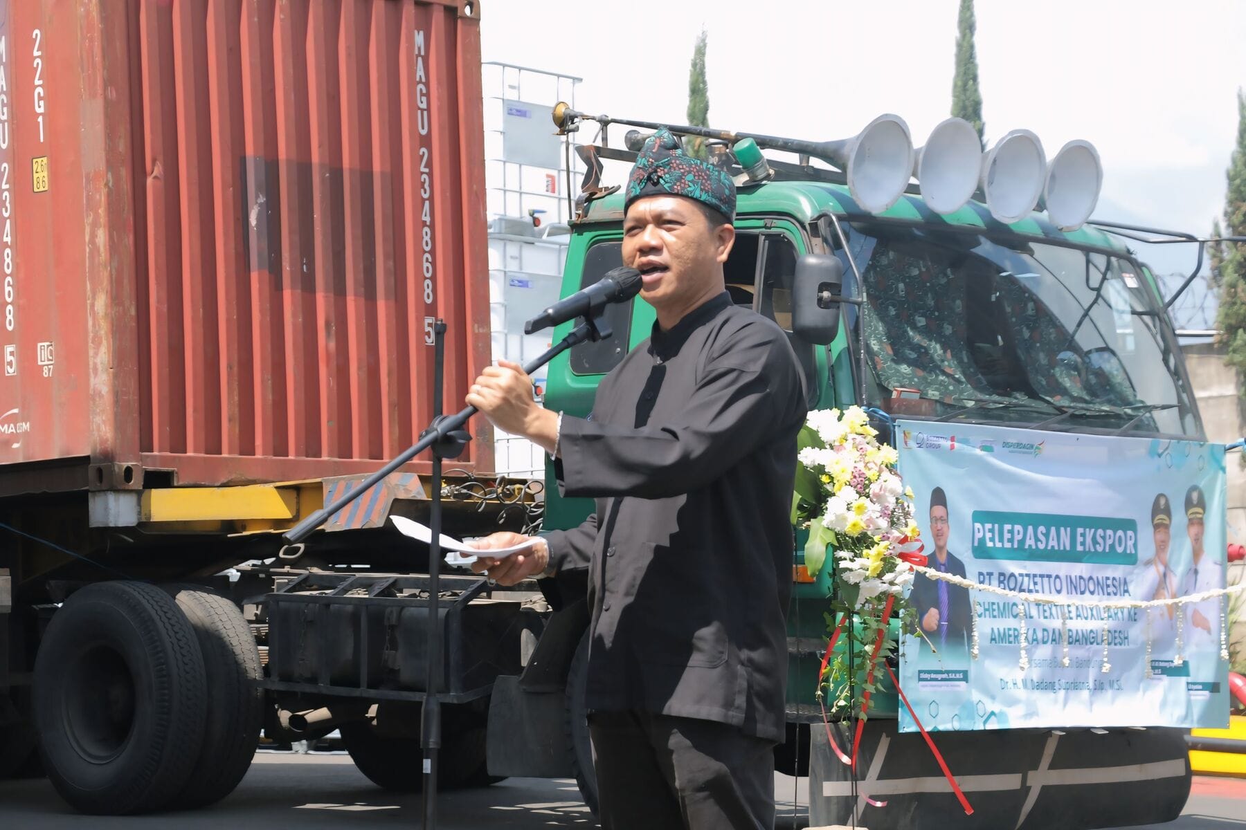 Bupati Bandung Lepas Ekspor Produk Kimia Tekstil ke Amerika dan Bangladesh