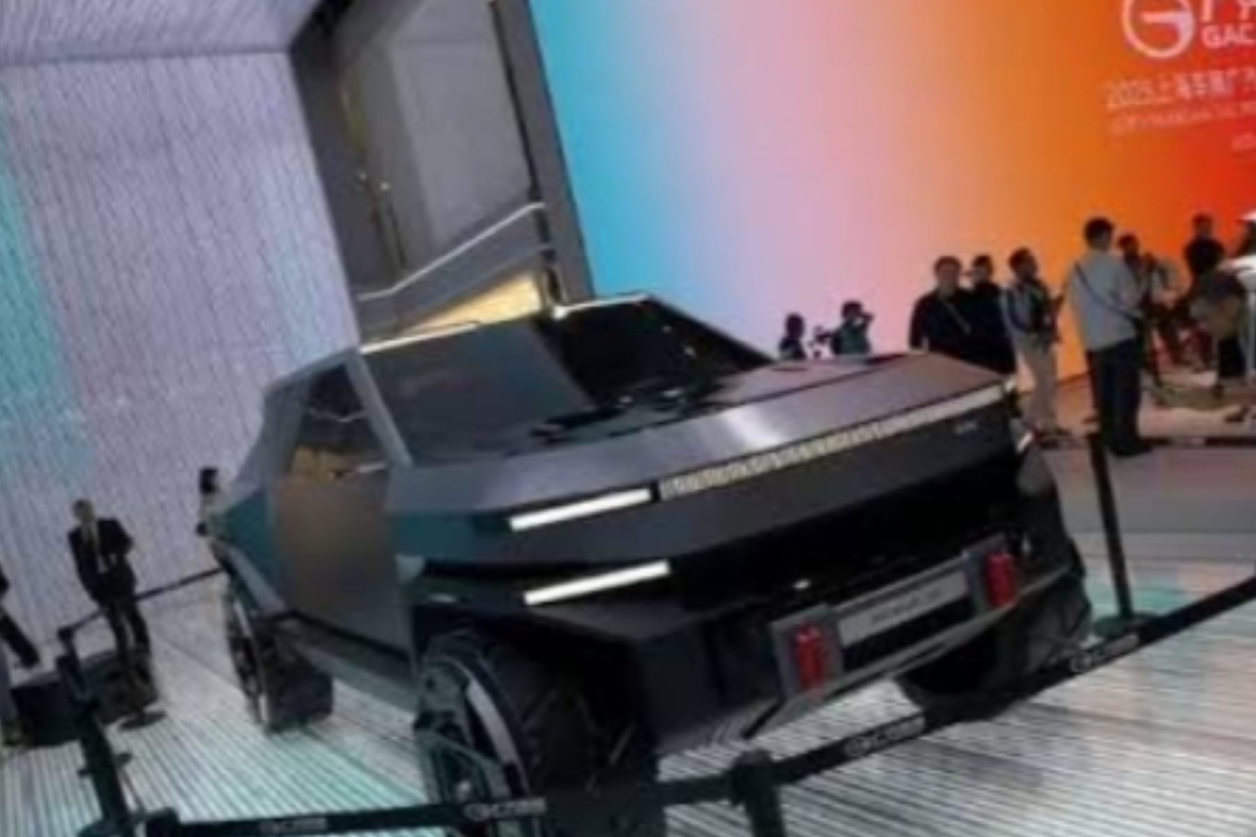 GAC Pickup 01 Mobil Pikap Listrik Futuristik Ala Cybertruck