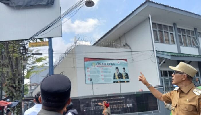 Naikan PAD, Wali Kota Sukabumi, Gencar Tertibkan Papan Bilboard Tak Berizin