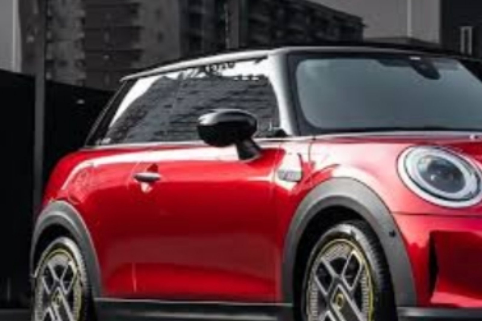 Jarak Tempuh MINI JCW Electric Terbaru Mengguncang Pasar Otomotif