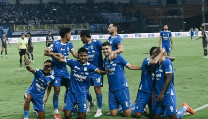 Kericuhan Pecah di Gerbang Biru GBLA Saat Pertandingan Persib Bandung vs Persis Solo