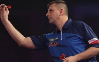 Krzysztof Ratajski Raih Kemenangan Spektakuler di Players Championship 15