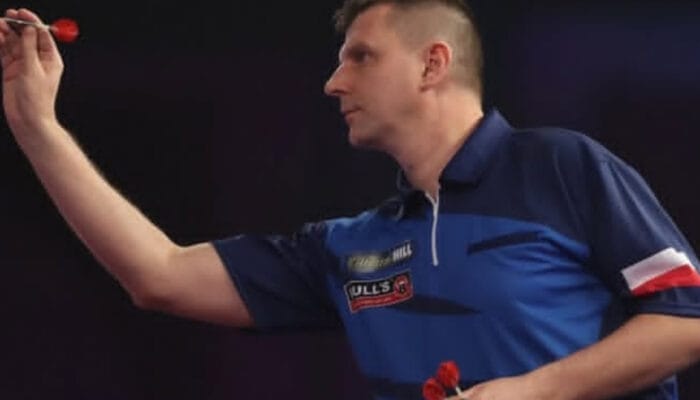 Krzysztof Ratajski Raih Kemenangan Spektakuler di Players Championship 15