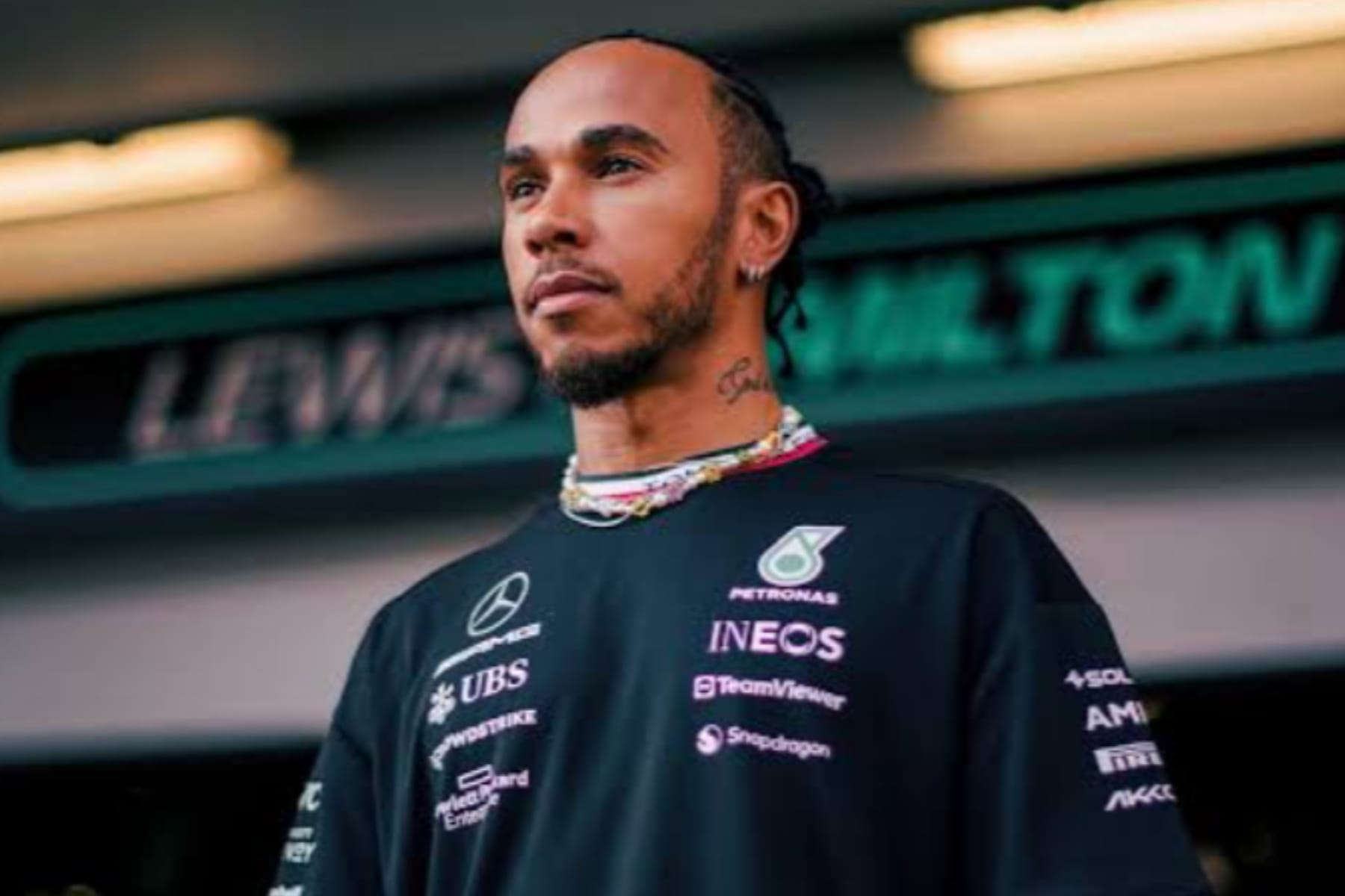 Lewis Hamilton Merasakan Sensasi Balapan Kandang Ferrari