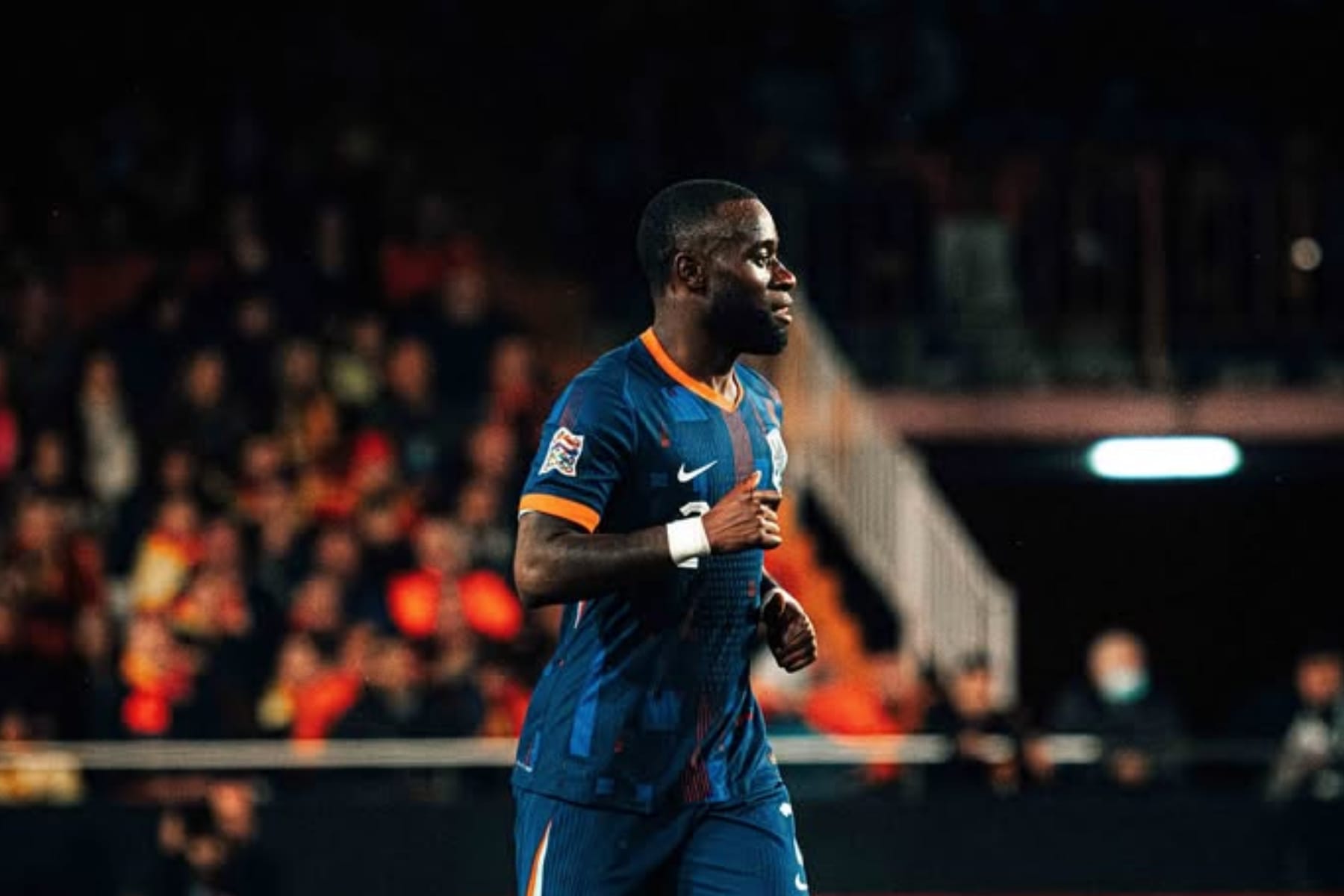 Liverpool Pilih Lutsharel Geertruida sebagai Alternatif Frimpong