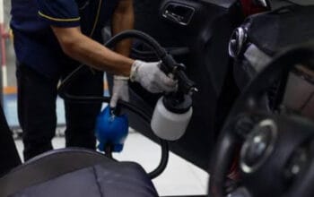 Panduan Lengkap Cara Membersihkan Interior Mobil Agar Terasa Baru