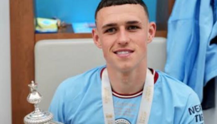 Pep Guardiola Dukung Penuh Phil Foden