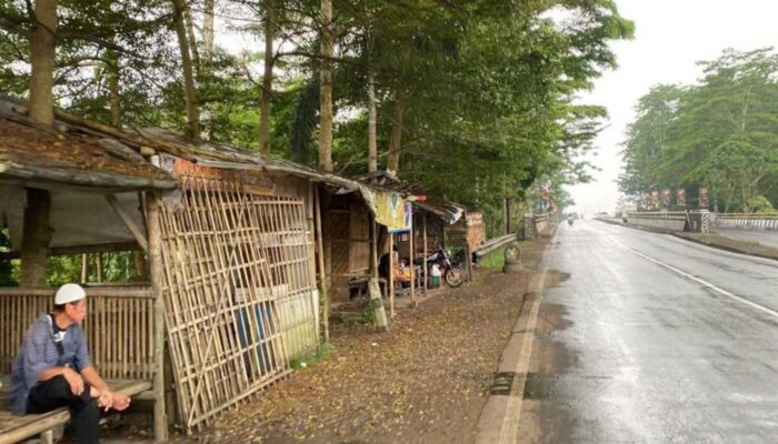 Puluhan Bangunan Liar di Sepanjang Jalan Jalur Lingkar Selatan Sukabumi Semakin Menjamur