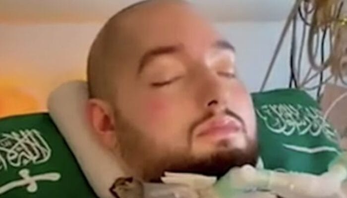 Sleeping Prince Arab Saudi: Ketabahan Al-Waleed bin Khaled bin Talal