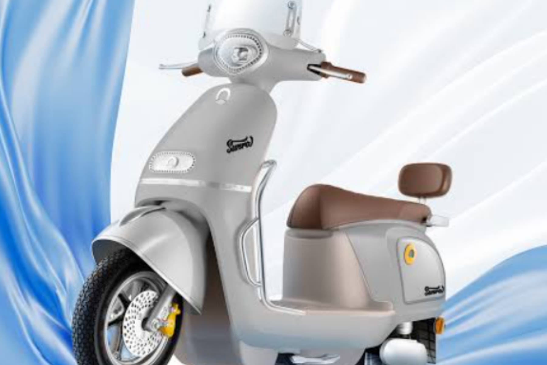 Sunra Pamerkan Motor Listrik Terjangkau di PEVS 2025