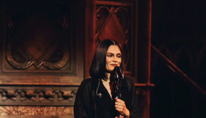 Air Mata Bahagia Jessie J Sebelum Operasi Kanker Payudara