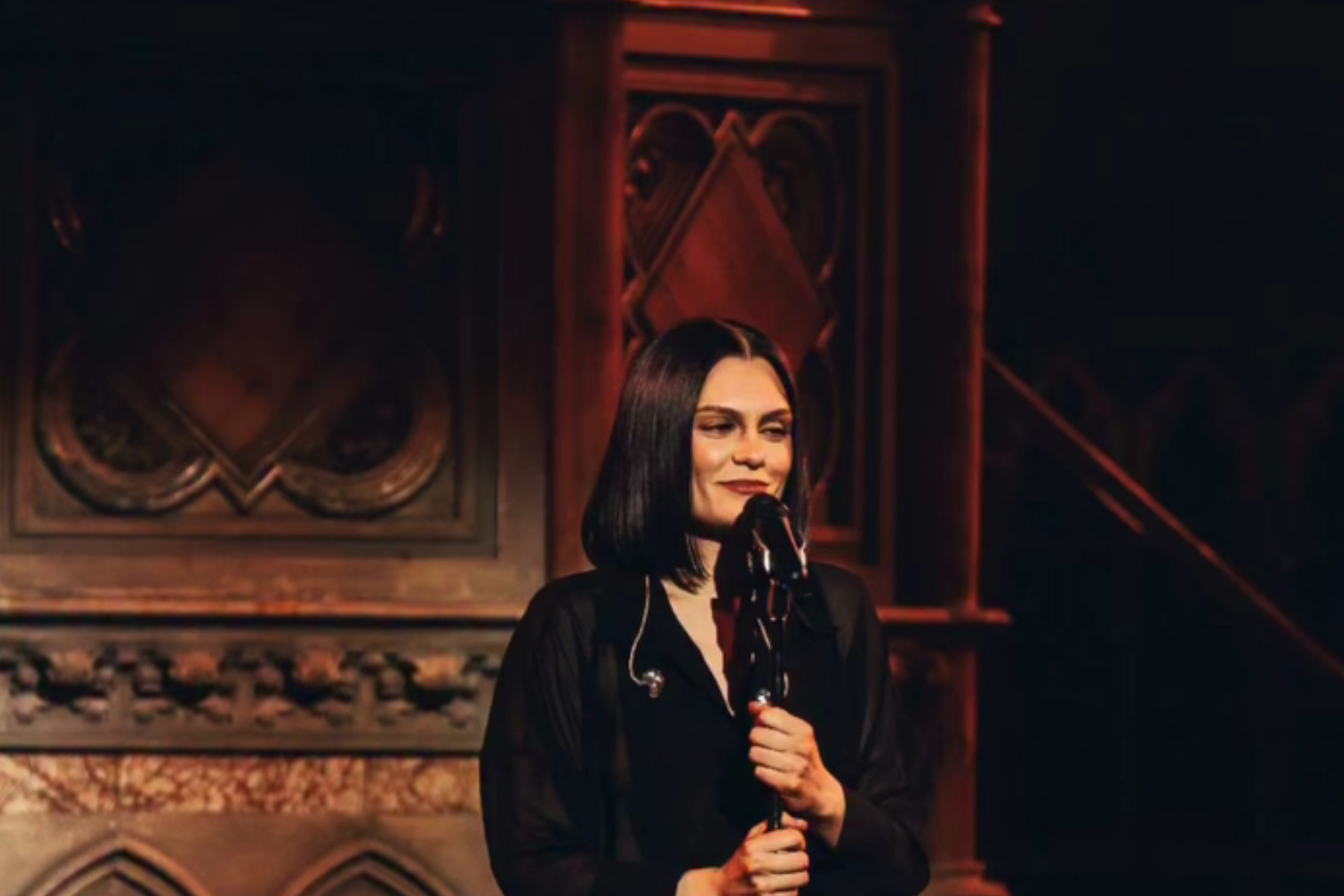 Air Mata Bahagia Jessie J Sebelum Operasi Kanker Payudara