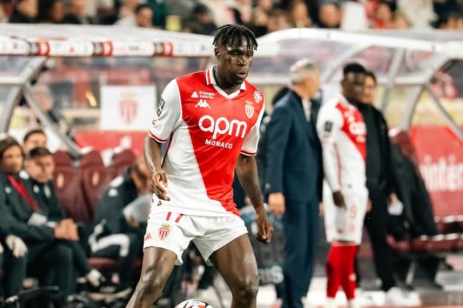 Arsenal dan Tottenham Hotspur Bersaing Buru Wilfried Singo