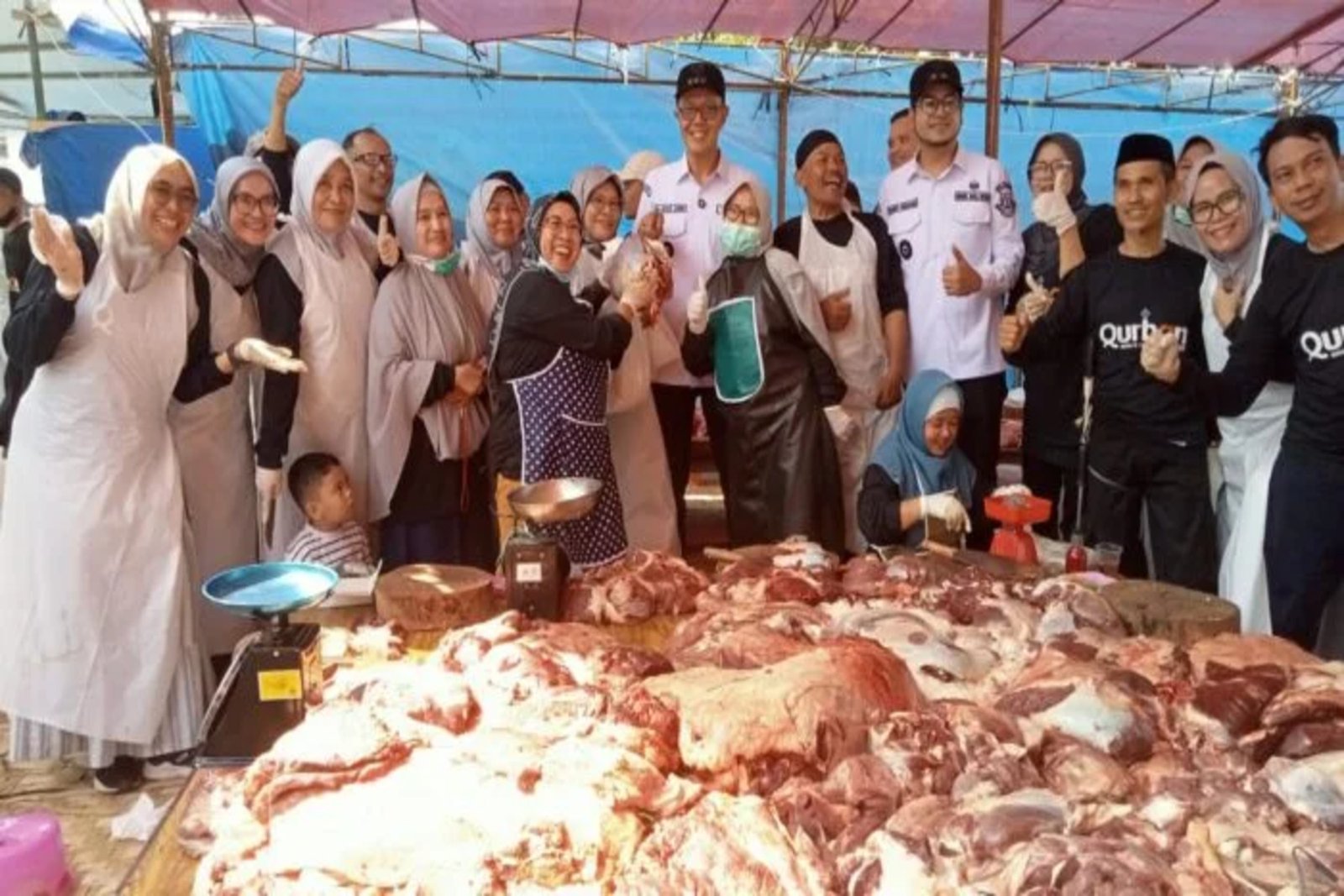 Ayep Zaki - Bobby Maulana Tinjau Pelaksanaan Penyembelihan Hewan Kurban Idul Adha 1446 H, di RSUD R Syamsudin SH