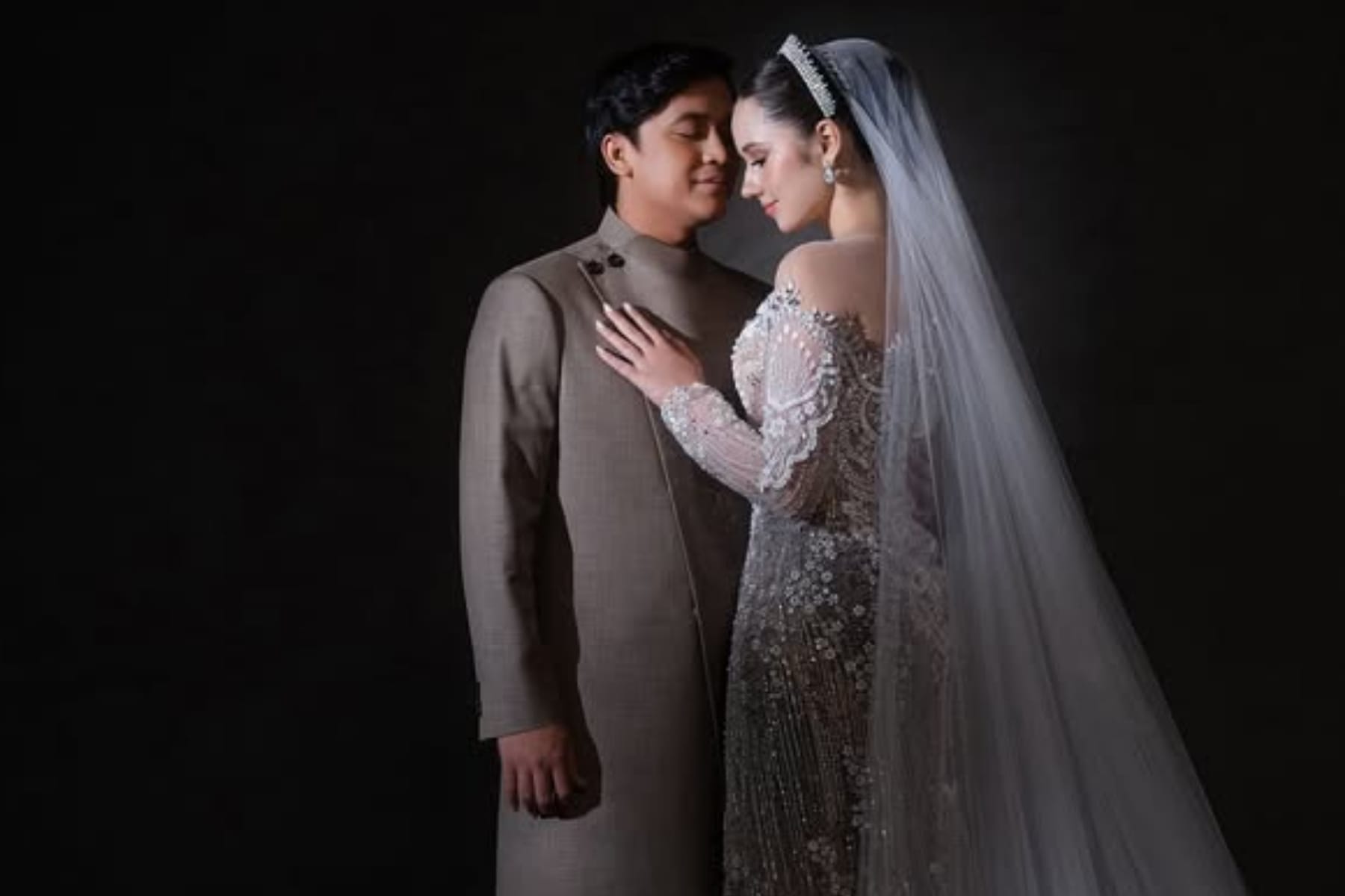 Billy Syahputra dan Vika Kolesnaya Diam-diam Menikah di Belarus