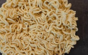 Bolehkah Ibu Hamil Makan Mie Instan Mentah Saat Ngidam?