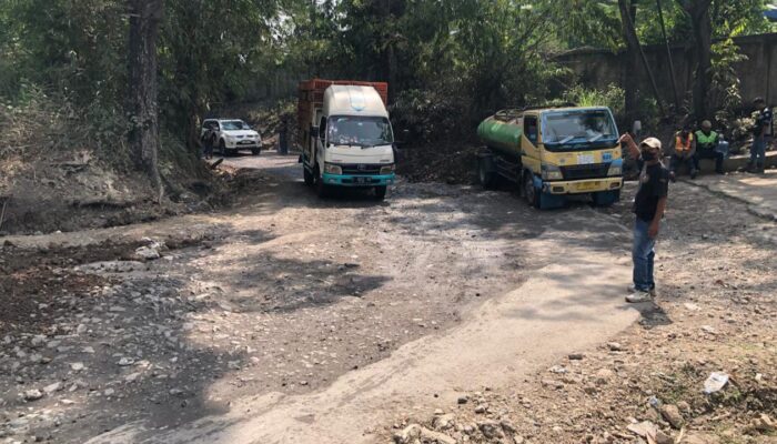 Proyek Perbaikan Jalan Pemprov Jabar Telan Rp50 Miliar di Jampangtengah – Kiaradua, PT Trie Mukty Disorot Warga Sukabumi