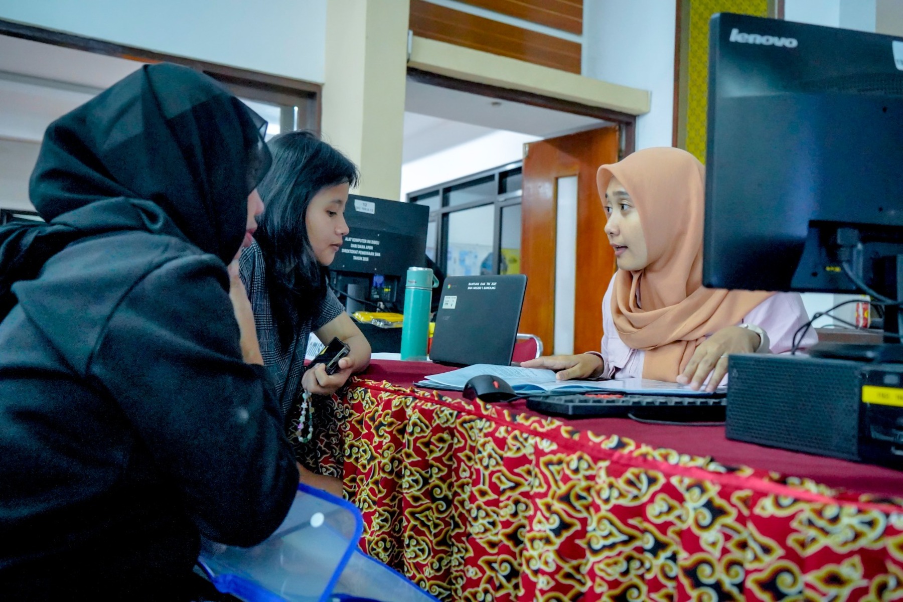 Pendaftaran SPMB Jabar Hari Pertama Diserbu