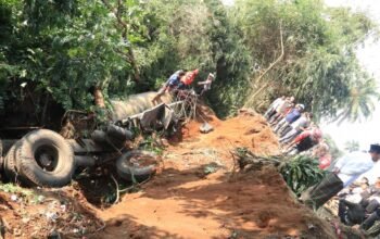 Truk Tangki Masuk Jurang di Cianjur, 3 Tewas, 8 Luka