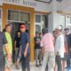 Warga Tolak Buka Segel Kantor Desa Cibarengkok Cianjur, Tuntut Kades Mundur