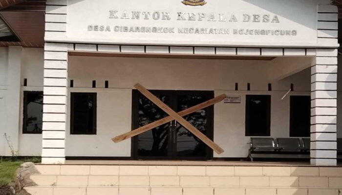 2 Bulan Kantor Desa Cibarengkok Cianjur Disegel, Distribusi Bansos Terancam Terganggu
