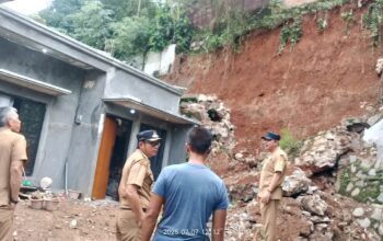 Akibat TPT Milik Perusahaan Longsor, Satu Rumah Warga Hancur Tertimbun Bebatuan di Wanaherang Bogor