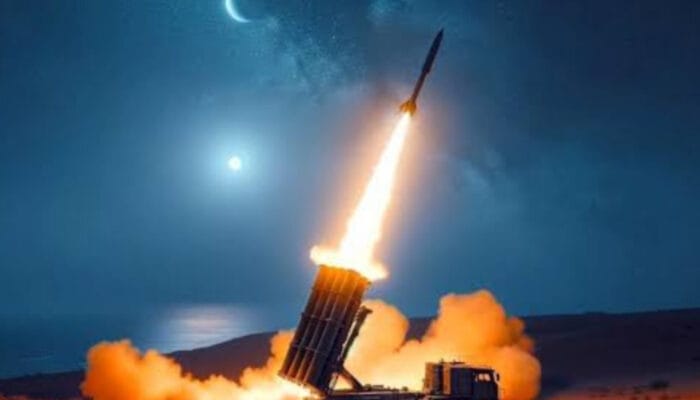 Enam Rudal Iran Hantam Pangkalan Militer Israel