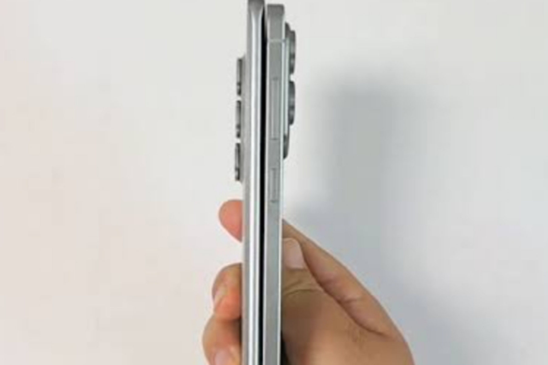 Infinix Hot 60 Pro dengan Desain Ramping, Baterai Jumbo, dan Performa Gahar!