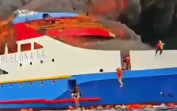 Kapal Terbakar di Laut Sulut, Ratusan Orang Loncat Selamatkan Diri