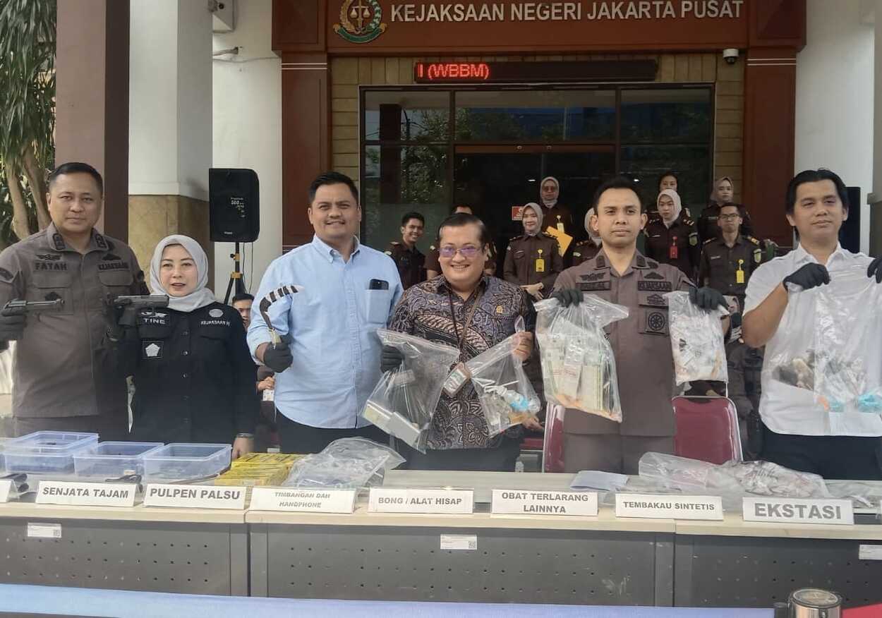 Kejari Jakpus Musnahkan Barang Bukti 79 Perkara Pidana Umum