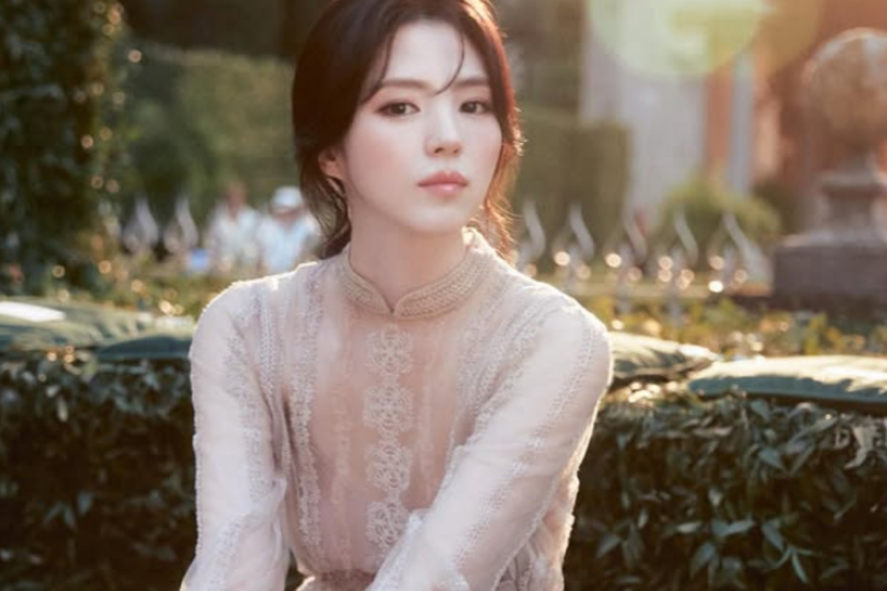 Lama Dirahasiakan! Han So Hee Bagikan Laptop pada Mahasiswa Teater