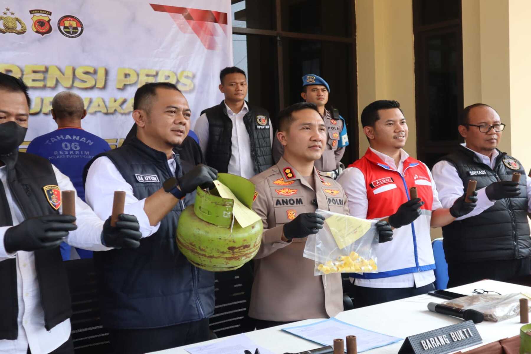 Polisi Bongkar Sindikat Oplos LPG di Purwakarta, 3 Pelaku Diciduk!