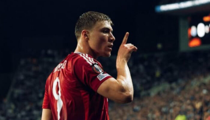 Rasmus Hojlund Pilih Bertahan di Old Trafford