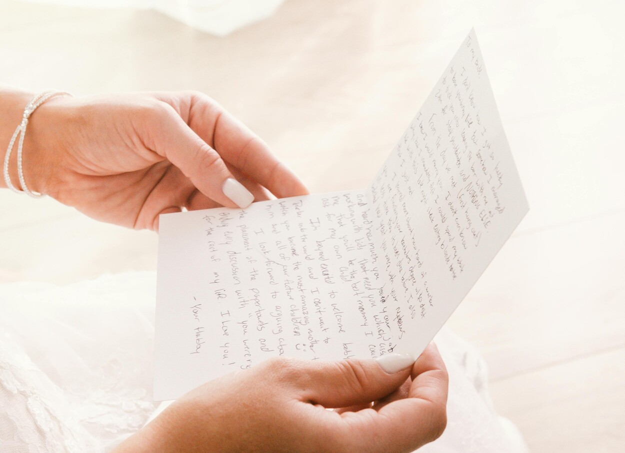 Surat Cinta Kembali Tren, Simbol Kasih yang Tak Lekang Zaman
