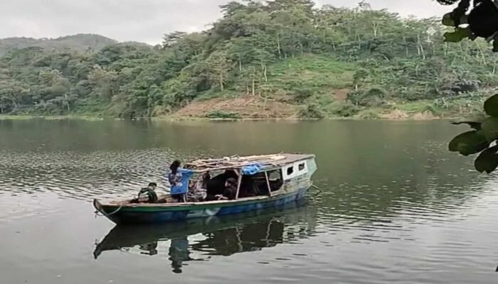 Warga Cianjur & KBB Desak Pembangunan Jembatan Gantung