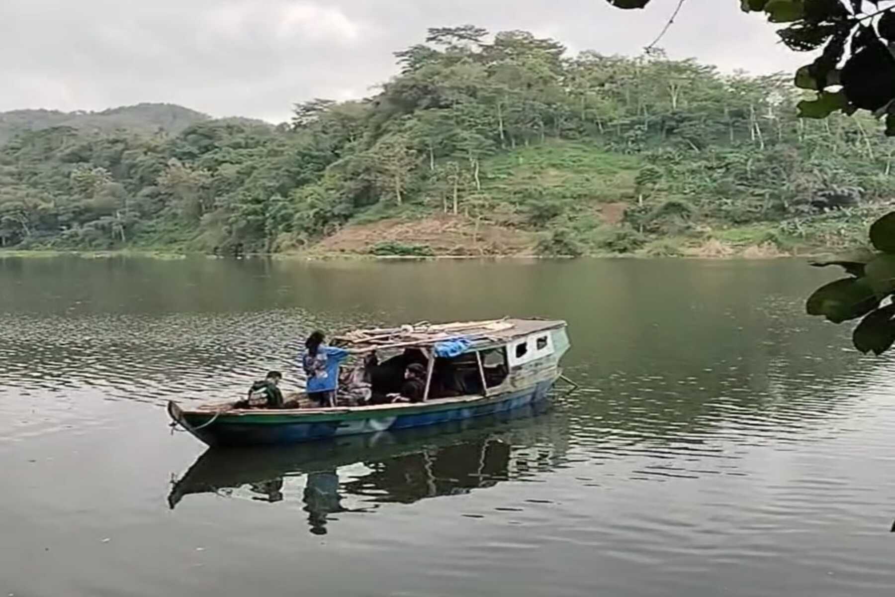 Warga Cianjur & KBB Desak Pembangunan Jembatan Gantung