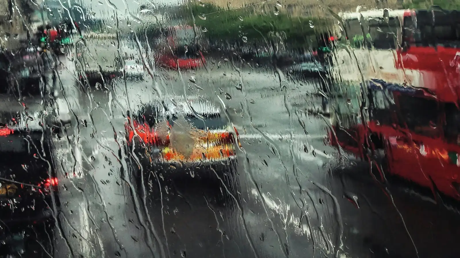 Cuaca Hari Ini Hujan Lebat dan Petir Ancam Sejumlah Wilayah