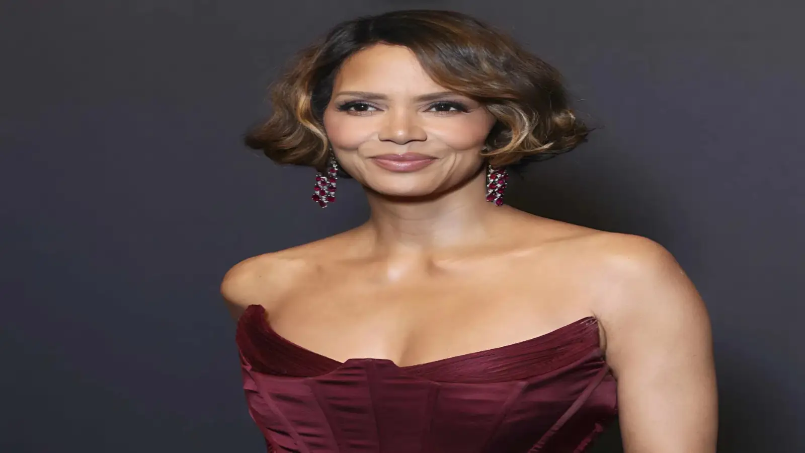 Halle Berry Gegerkan Cannes 2025, Film Baru hingga Advokasi Menopause