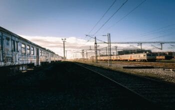 KRL Anjlok di Jakarta Kota, Ribuan Penumpang Terjebak